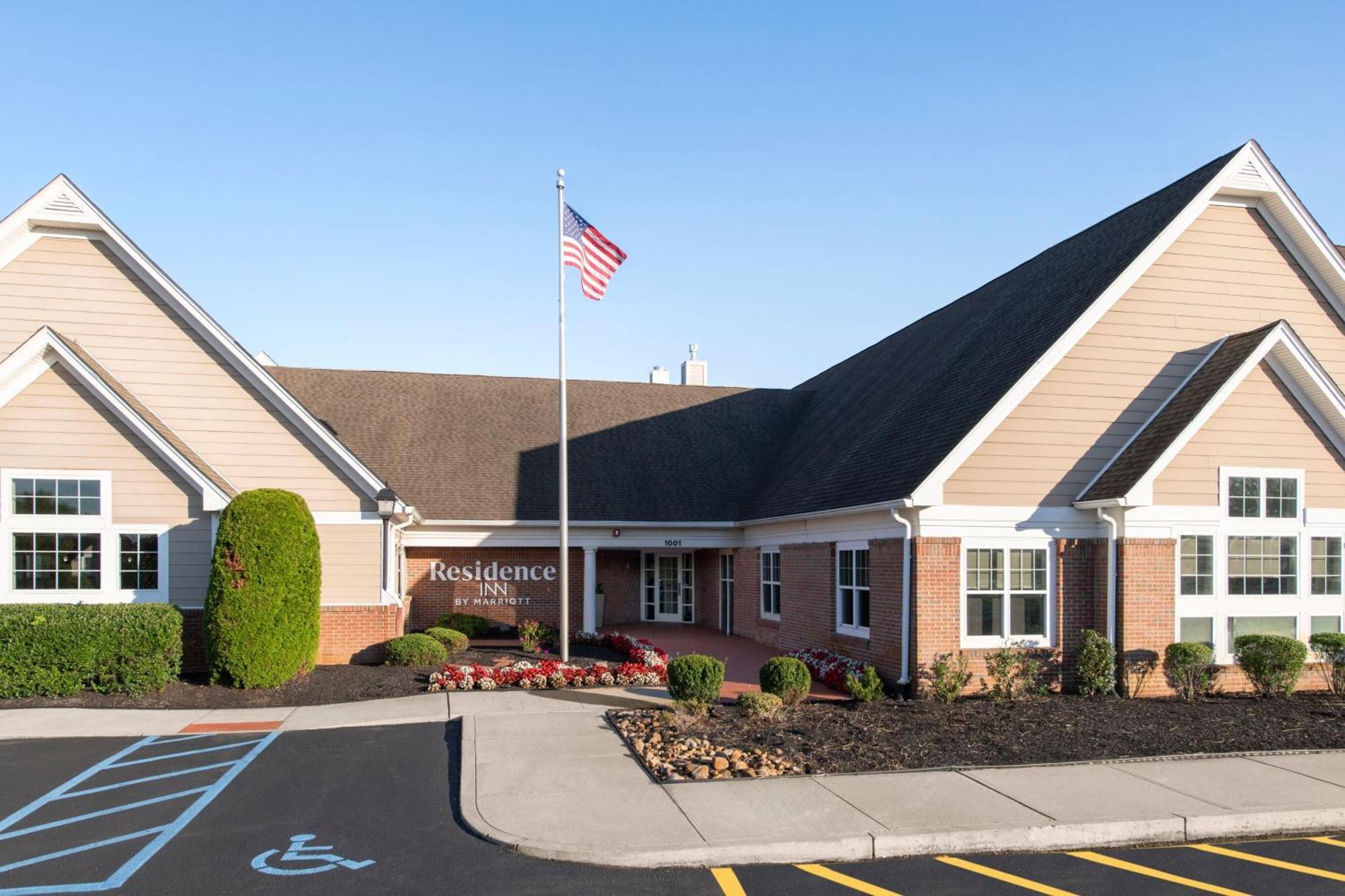 Residence Inn Mt. Laurel At Bishop'S Gate Маунт-Лорел Экстерьер фото
