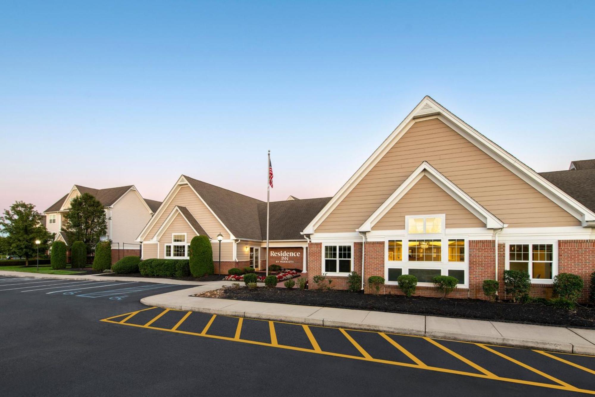 Residence Inn Mt. Laurel At Bishop'S Gate Маунт-Лорел Экстерьер фото